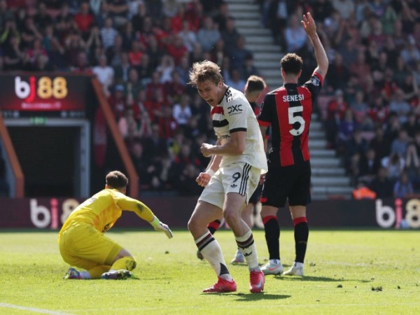 Hiệp 2: Kịch bản thót tim, bàn gỡ quý hơn vàng