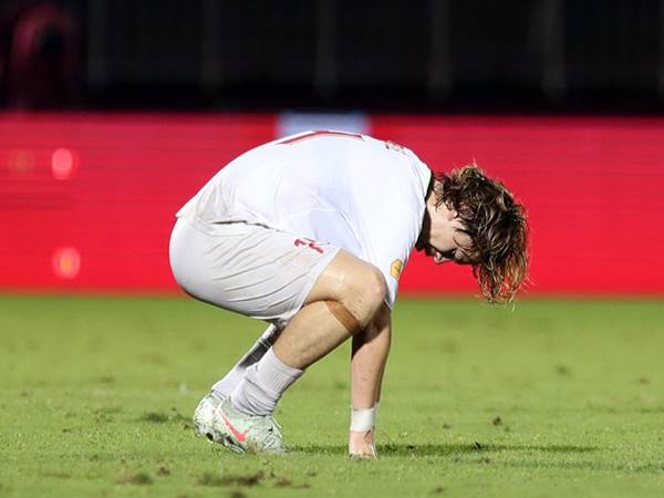 Cách nhận biết cầu thủ xuống sức khi thi đấu trên sân